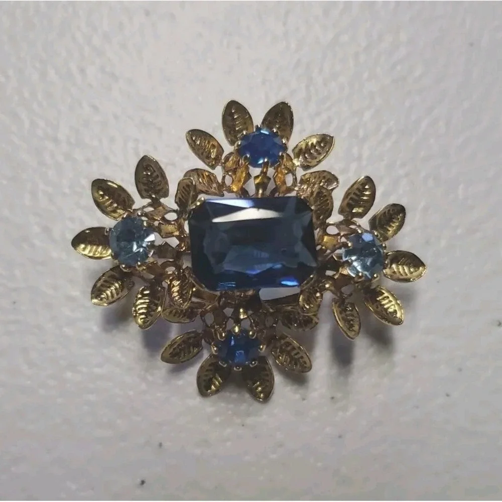 Gold Tone Blue Rhinestone Flower Cluster Brooch Made In Austria